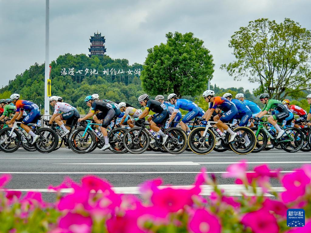 比赛中骑行 比赛中骑行